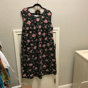 Casual dress with patch pockets